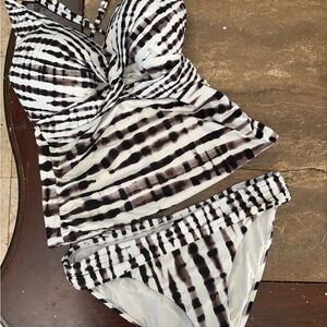 La Blanca push-up Black and White Swim Set with Tie-Dye Trim Sz XL
